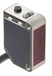Fotocélula rectangular Omron, Sistema Reflex, alcance 500 mm, salida PNP, Cable de 4 hilos de 5 m., IP69K
