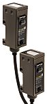 Fotocélula rectangular Omron, Sistema Barrera de Luz, alcance 30 m, salida PNP, Cable de 2/3 hilos de 2 m, IP67