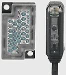 Fotocélula rectangular Omron, Sistema Reflex, alcance 10 mm → 200 mm, salida NPN, Precableado, IP67
