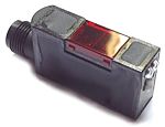 Fotocélula rectangular Omron, Sistema Difuso, alcance 100 mm, salida PNP, Conector Cableado M12, IP67