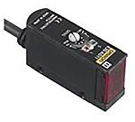 Fotocélula rectangular Omron, Sistema Difuso, alcance 100 mm, salida NPN, Precableado, IP67