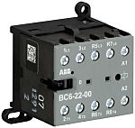 Contactor ABB GJL121 de 4 polos, 2 NA/2 NC, 20 A, bobina 48 V ac, 4 kW